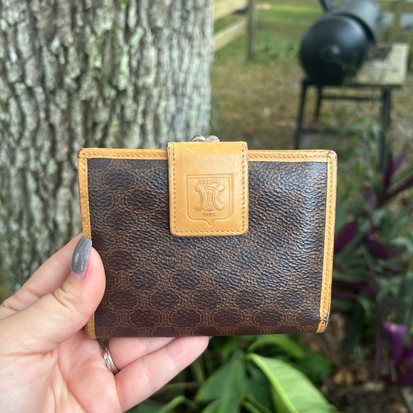 Celine Wallet & Kisslock - Picture 1 of 4